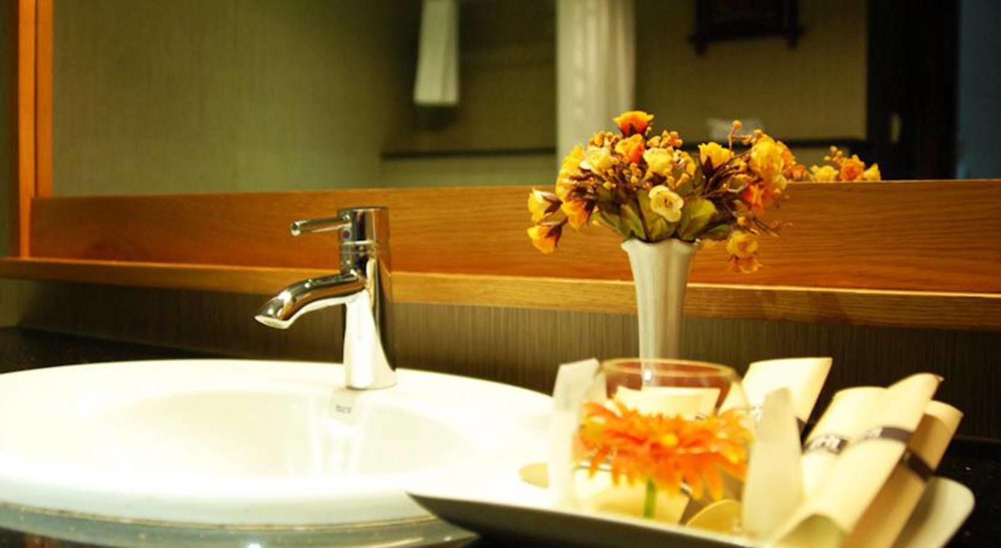 Hanoi Eternity Hotel Dış mekan fotoğraf