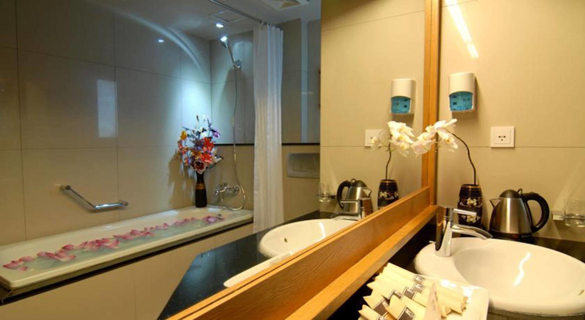 Hanoi Eternity Hotel Dış mekan fotoğraf